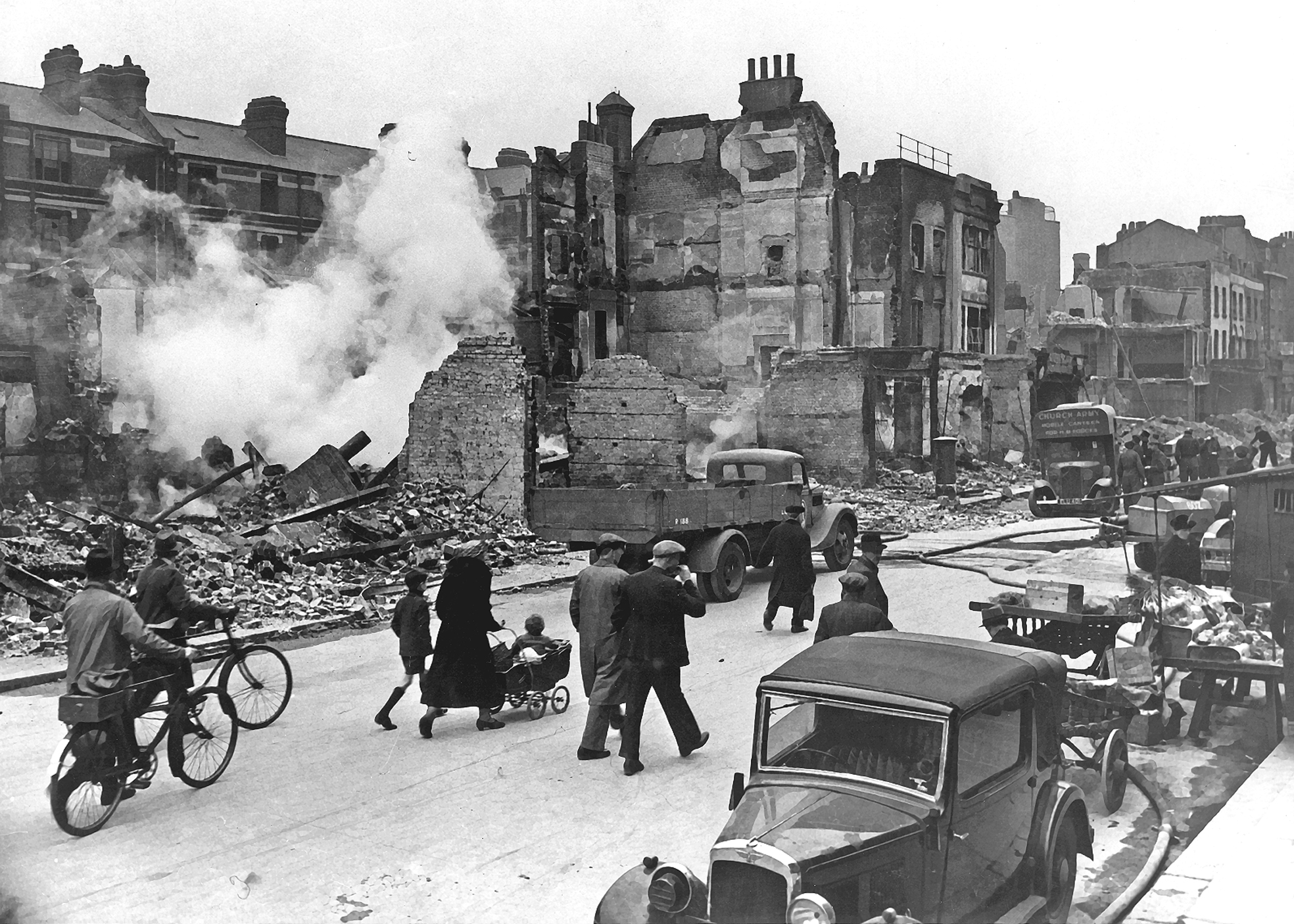 LondonBombedWWII_full.jpg, 1,5MB