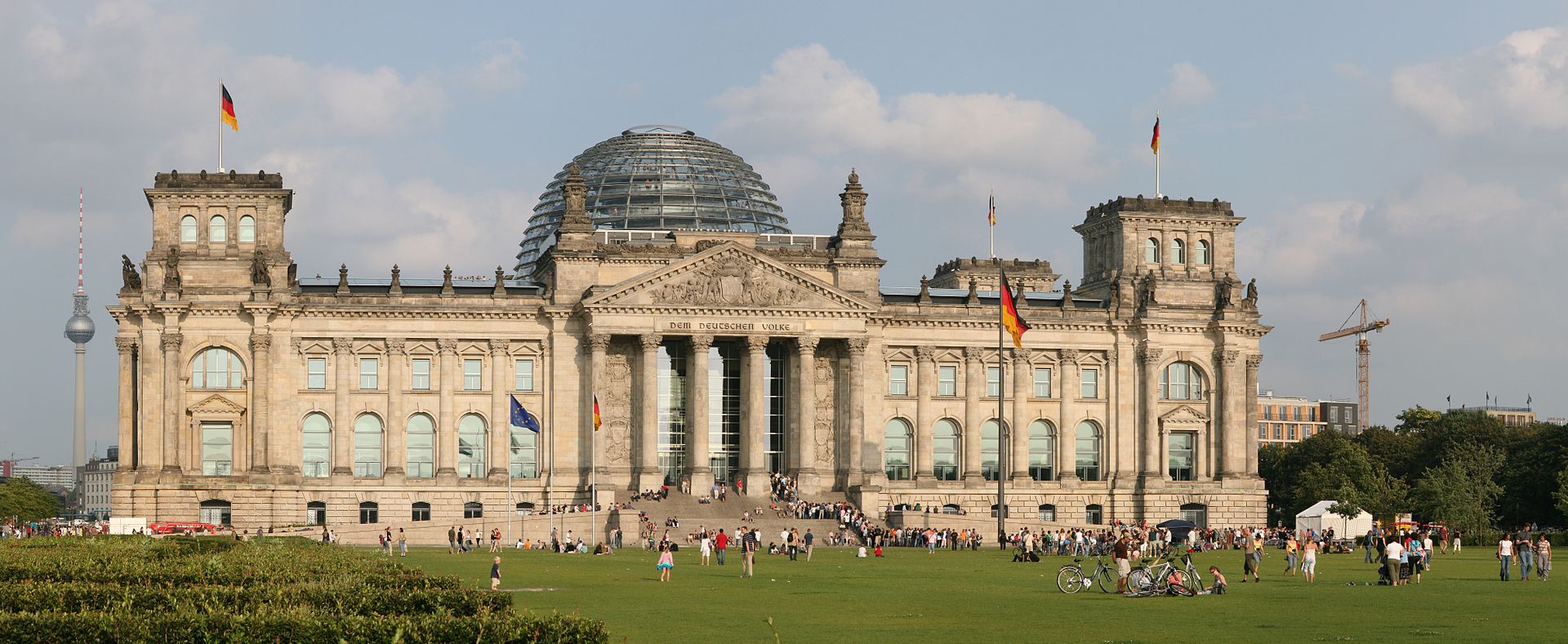 Reichstag_pano.jpg, 285kB