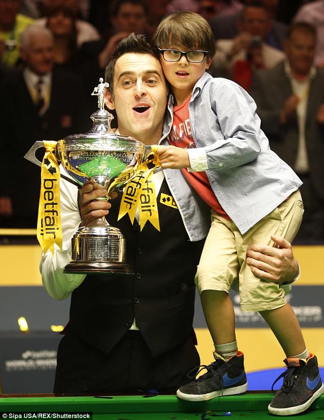 4BEA31C700000578-5696455-Ronnie_O_Sullivan_with_his_son_Ronnie_Junior_from_another_marria-m-35_1525611647206.jpg, 81kB