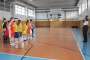 KOMPRAX - Neprefajči si svoju mladosť! - V telocvični sa zúčastnení študenti rozhodli zahrať si basketbal